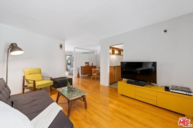 Building Photo - 1400 Hayworth Ave