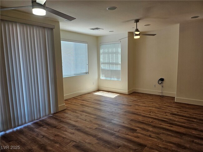 Building Photo - 9050 W Tropicana Ave