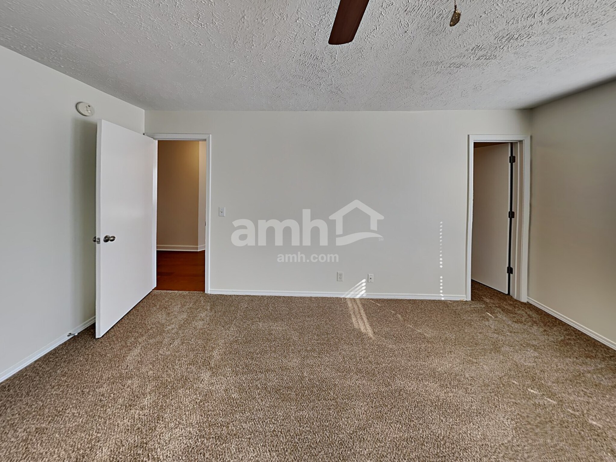 Building Photo - 1008 Montrose Dr