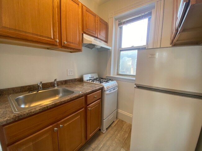 Building Photo - 327 Huntington Ave
