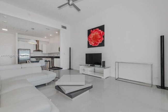 Building Photo - 2301 Collins Ave