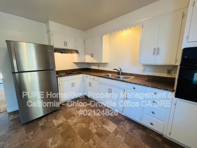 Building Photo - 9210 Goodspeed St