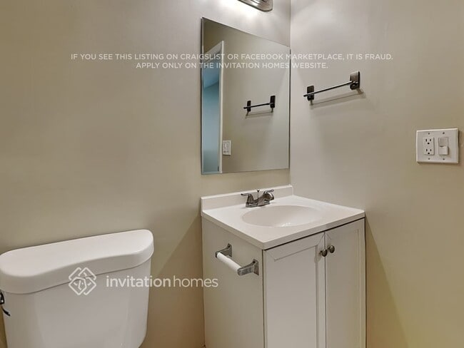 Building Photo - 1240 NW 105th Ave