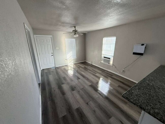 Building Photo - Charming 3-Bedroom Home in Bonham, TX – Only $1,399/month!