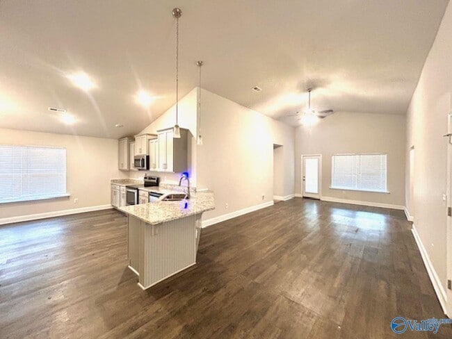 Building Photo - 14254 Wildflower Dr