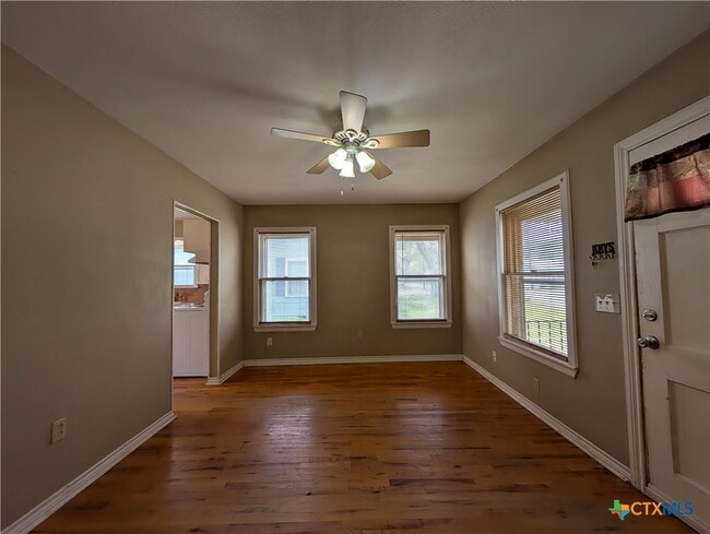 Building Photo - 1185 W Mill St