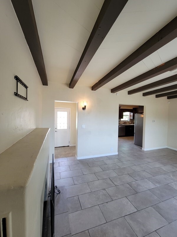 Building Photo - Charming Central Tucson Retreat with Updat...