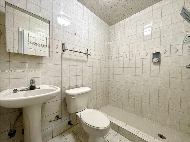 Building Photo - 2351 SW 92nd Pl