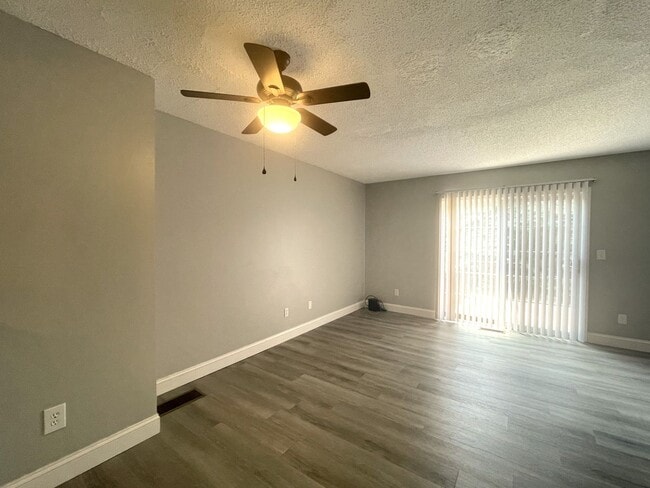 Building Photo - 1797 Bennigan Dr