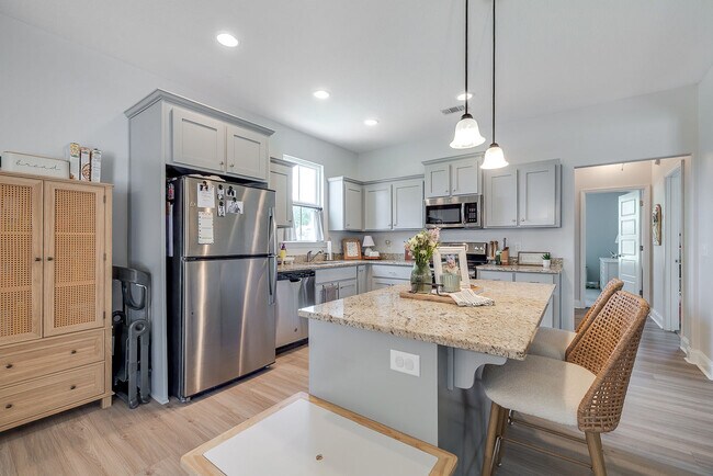 Building Photo - 106 Cobbleton Dr