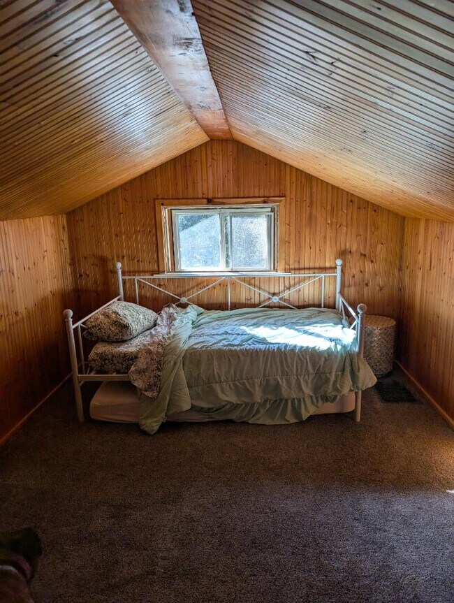 Building Photo - 772 Hillview Ave