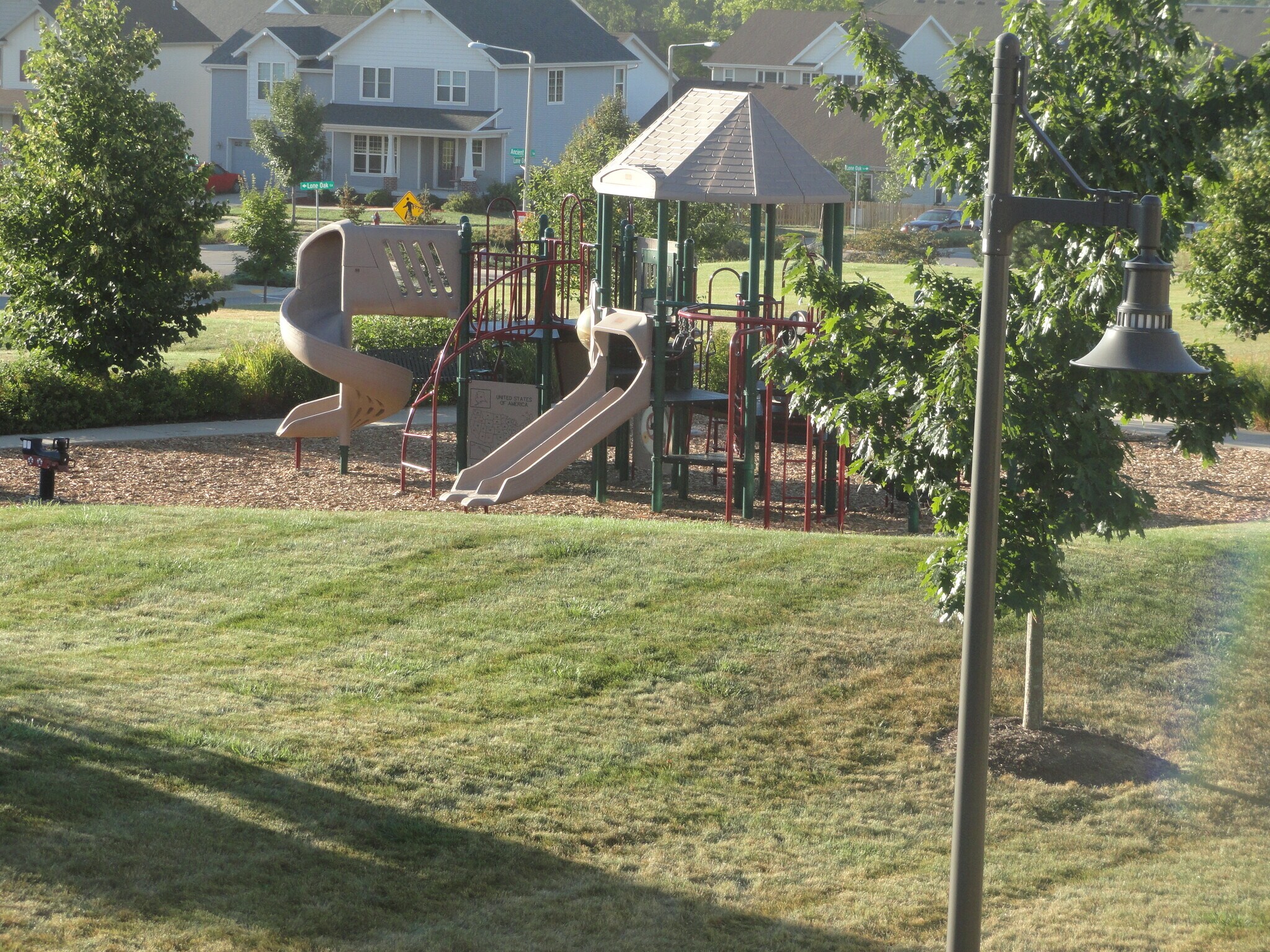Building Photo - 634 Lone Oak Ln