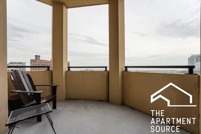 Building Photo - 1464 S Michigan Ave