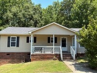 Building Photo - Available Now!! Three Bedroom Two Full Bath Home!