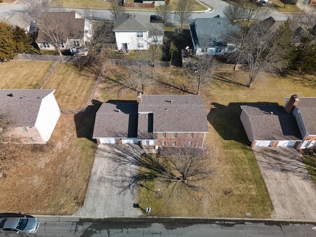 Building Photo - 420 N Shiloh Ave