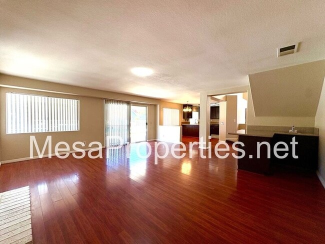 Building Photo - 14383 La Crescenta Ave