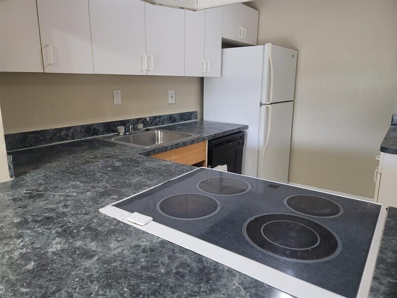 Primary Photo - 4324 NW 9th Ave