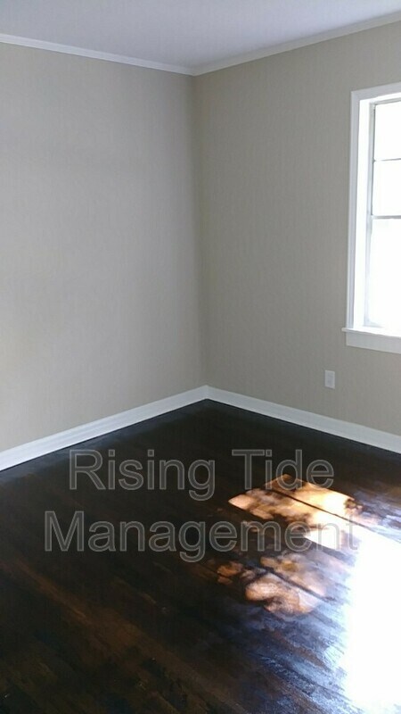 Building Photo - 816 Hillview Dr