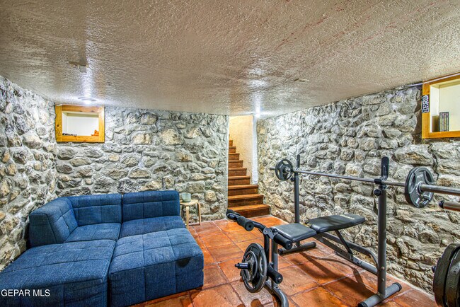 Building Photo - 1011 Madeline Dr