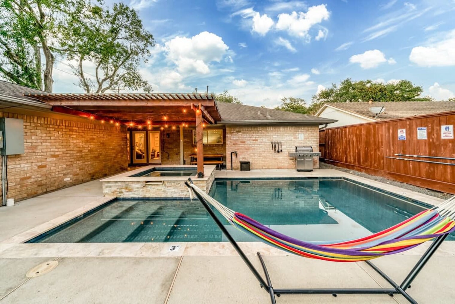 Building Photo - 4749 Benning Dr