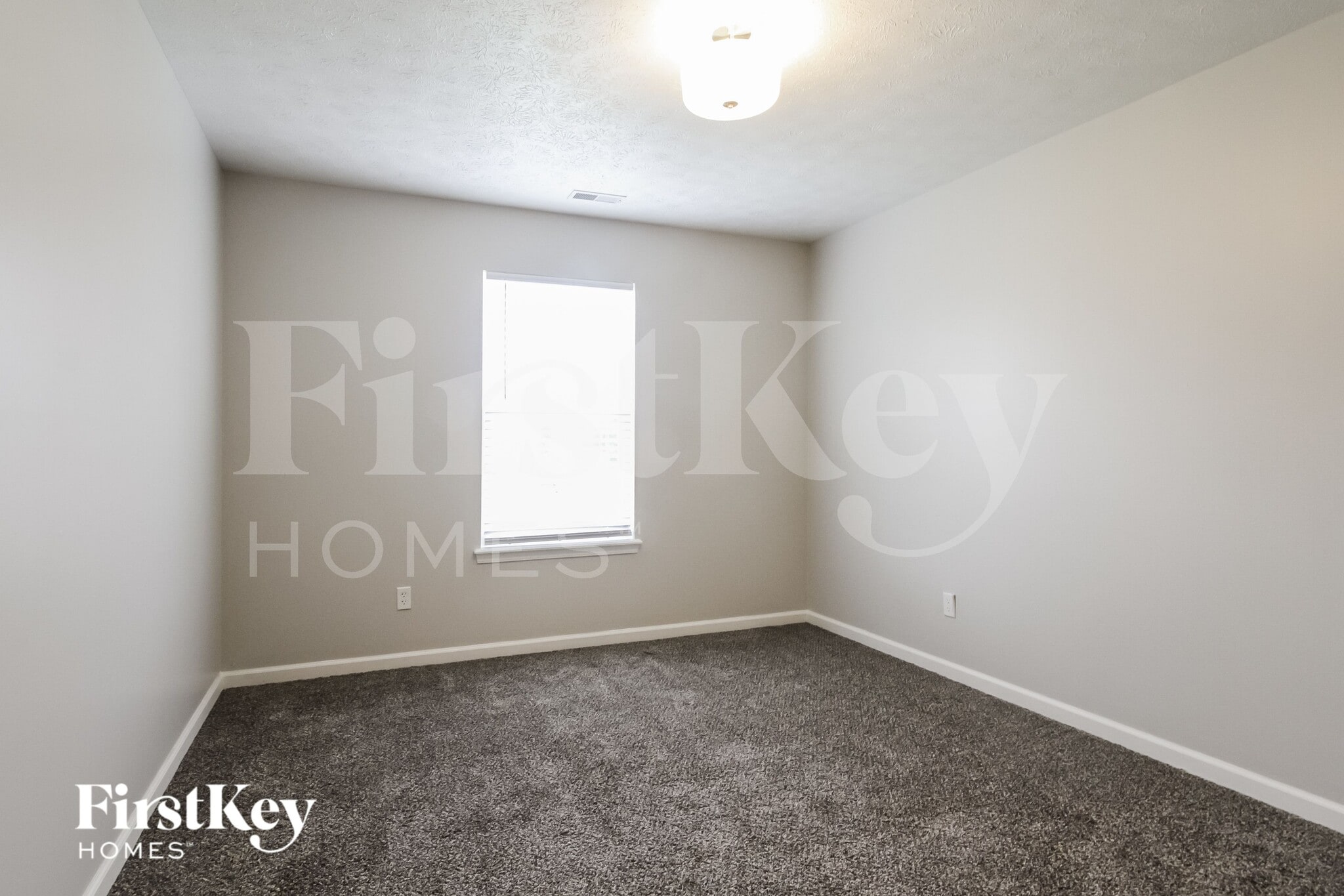 Building Photo - 4827 Lakestone Dr