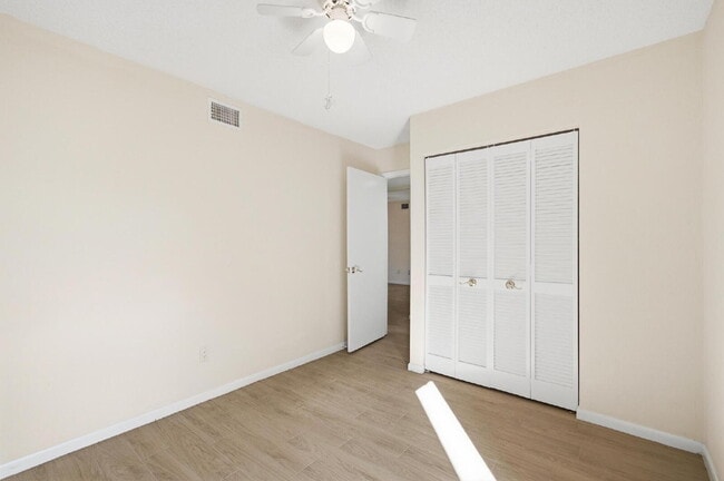 Building Photo - Woodhaven Condominium