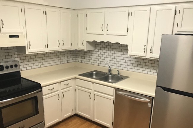 Kitchen with stainless steel appliances - 2151 Broadway Ave SW