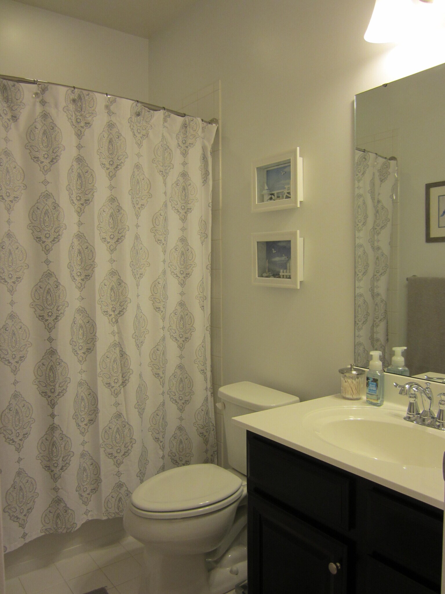 Bathroom 2 - 987 Brechin Lane