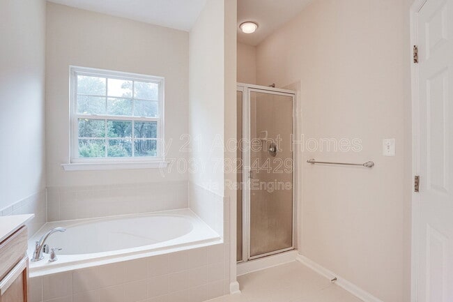 Building Photo - 23515 Forest Haven Way