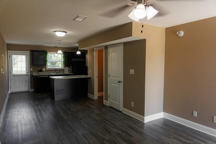 Building Photo - 1775 Spring Water Dr