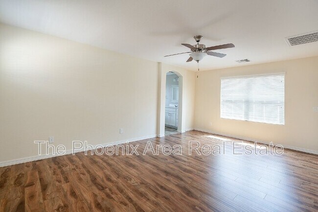 Building Photo - 1055 S Reber Ave