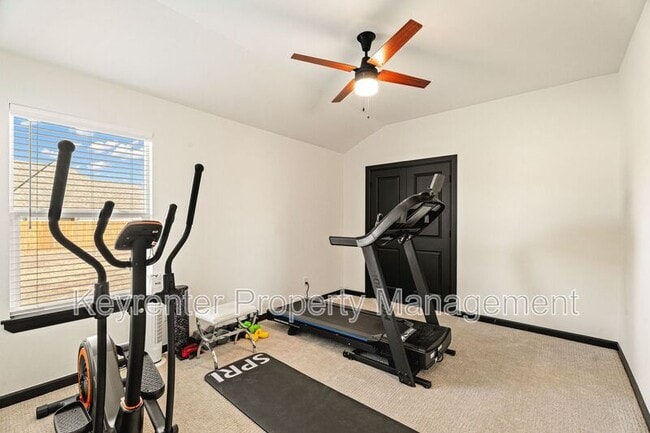 Building Photo - 2805 Crystal Creek Dr