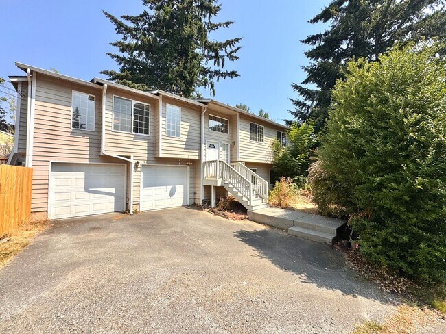 Building Photo - 2620 NE 136th St