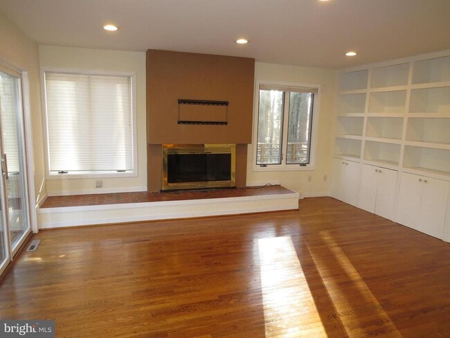 Building Photo - 30 Kings Grant Rd