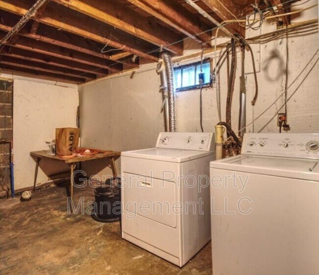 Building Photo - Charming 4 Bedroom, 1 Bathroom Home For Rent