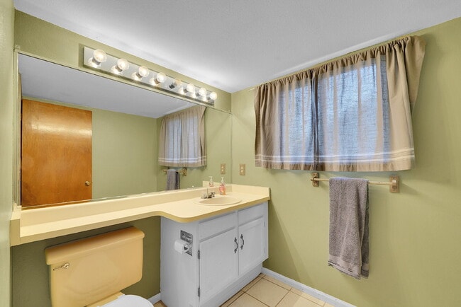 Building Photo - $3,095.00, 4-bed, 2.5-bath located in West...