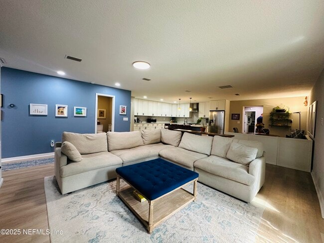 Building Photo - 14066 Inlet Dr