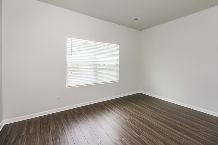 Building Photo - 176 Dorian Lp