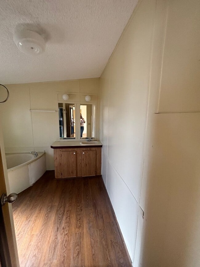 Building Photo - 3 bedroom in Echols County