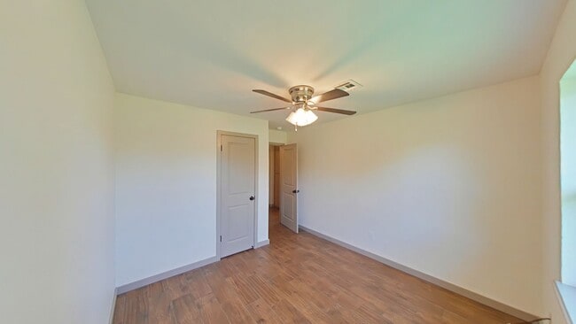 Building Photo - 5222 NW Ashby Ave