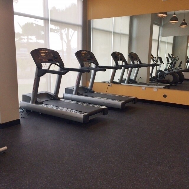 Building Photo - Convenient Living in Kakaako! Collection L...