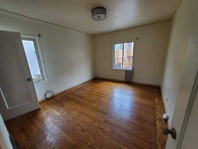 Building Photo - Charming 1 Bedroom/1 Bath Apartment for Rent