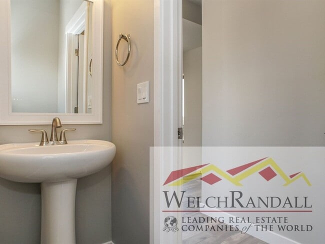 Building Photo - 3 bed 2.5 Bath Single-Family Home in Farmi...