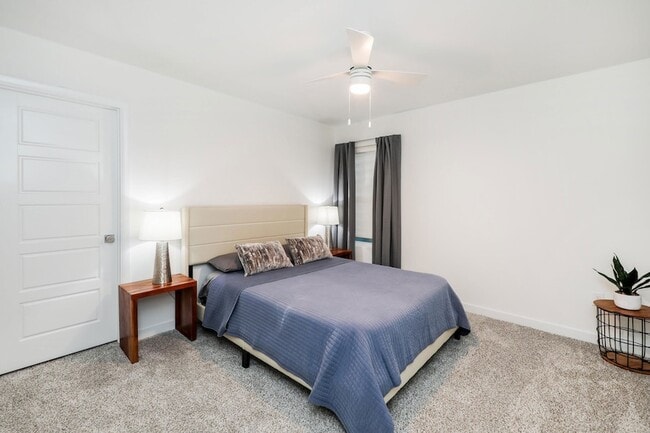 Building Photo - 425 Deer Path Lp