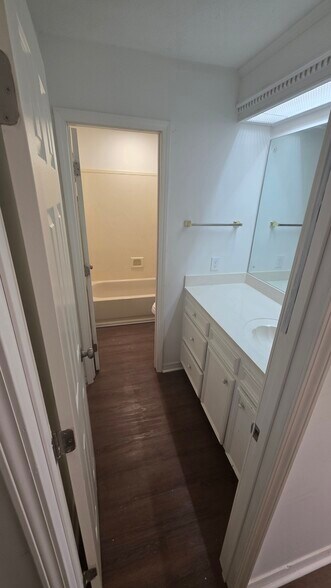 Building Photo - 288 Planters Grv