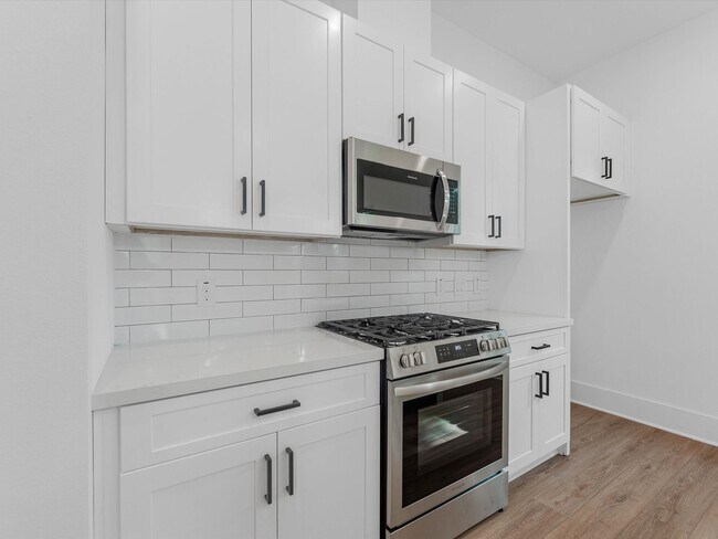 Building Photo - 867 Mansfield St
