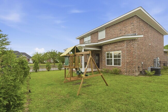 Building Photo - Now available, freshly painted with a community pool!