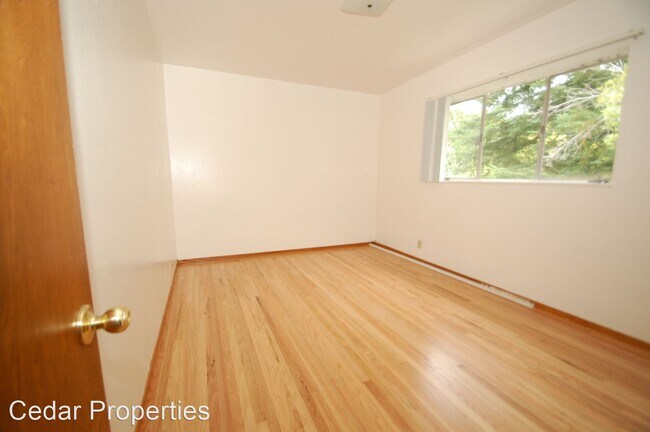 Building Photo - 2435 Hilgard Ave