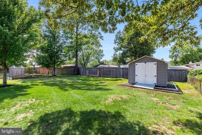 Building Photo - 6006 Rivanna Dr