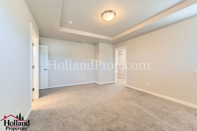 Building Photo - ** NEW PRICE ** Gorgeous 3-Bed Hillsboro H...